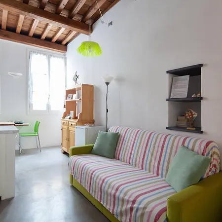 Lägenhet Ludovica - Backpackers House