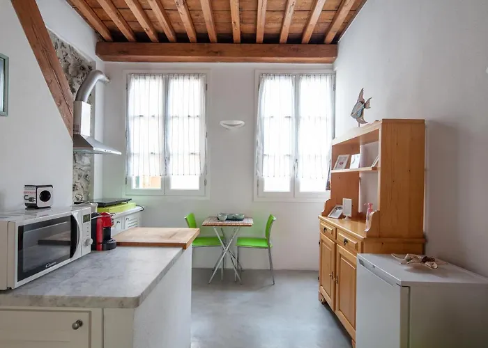 Ludovica - Backpackers House * Vernazza