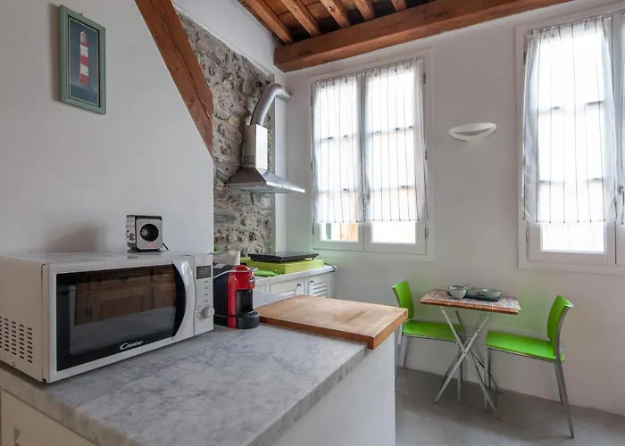 Ludovica - Backpackers House